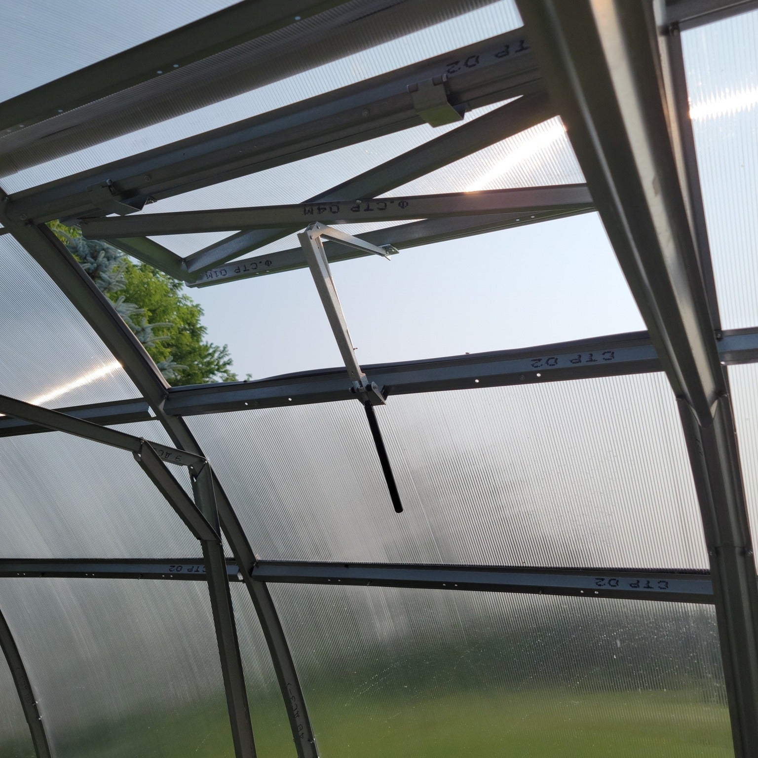 Sungrow™ Manual Ventilation Window - Dive To Garden