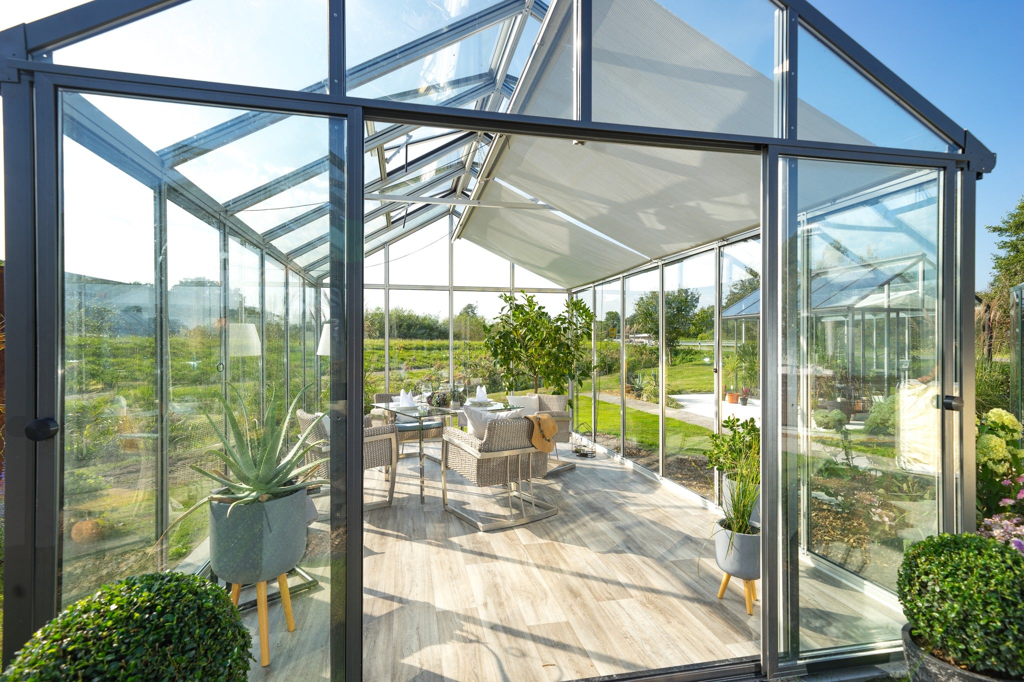 Livingten Luxury Glass Garden Room