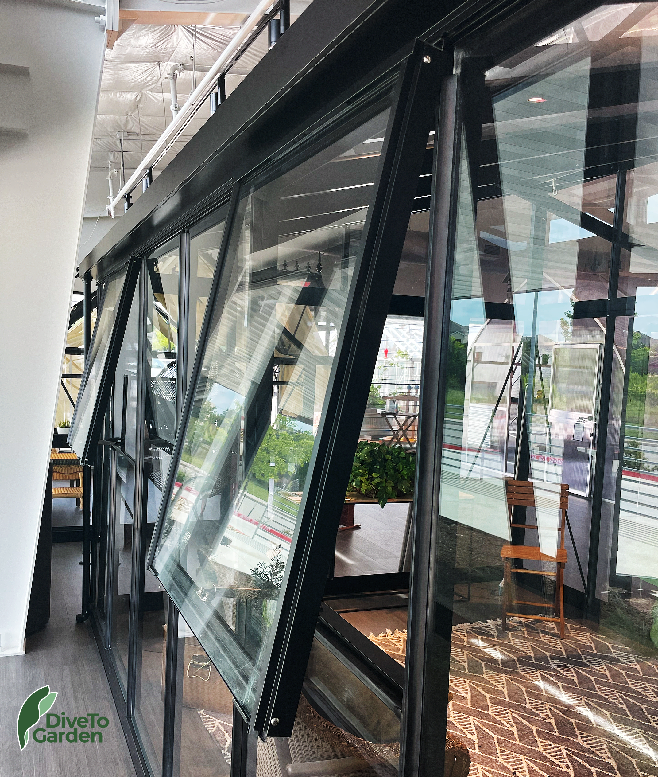 Janssens™ Greenhouse Push Open Side Window