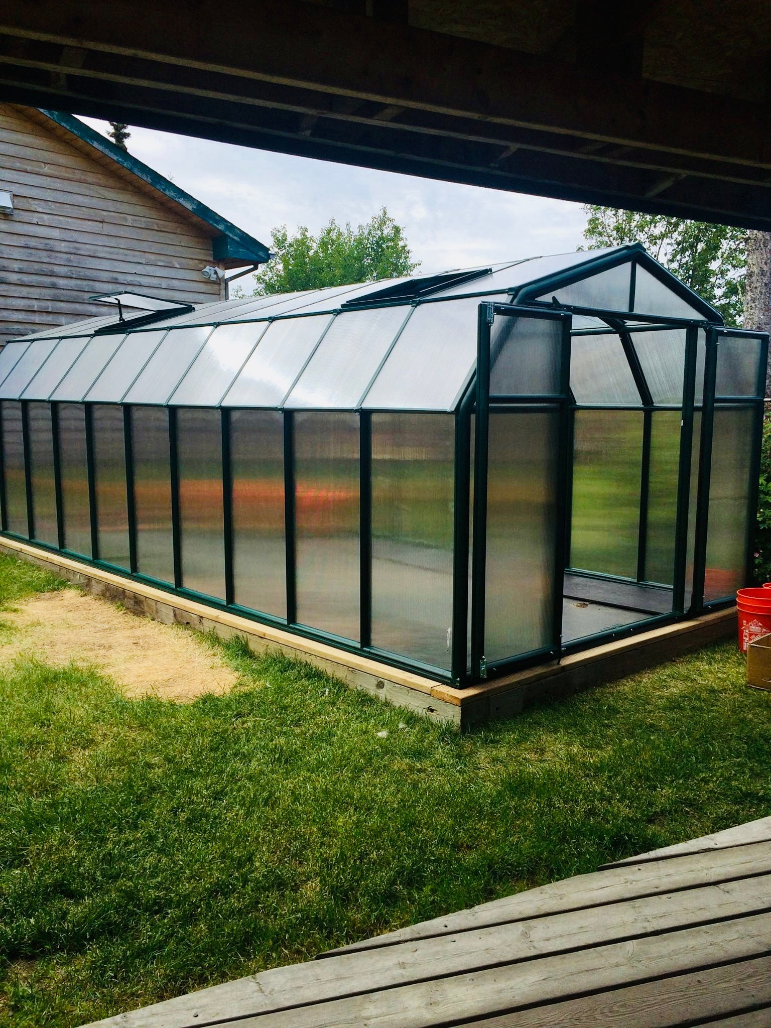 Grand Gardener 2™ Resin 8x8x16.ft Greenhouse - Dive To Garden