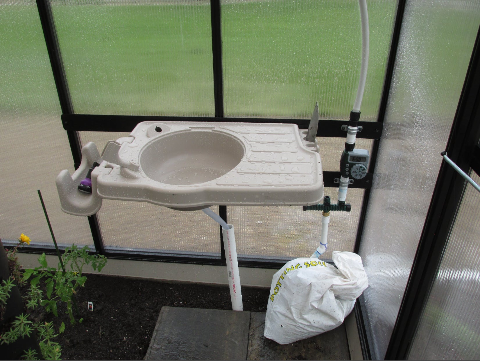 Outdoor Sink For MONT™ Greenhouses - Dive To Garden