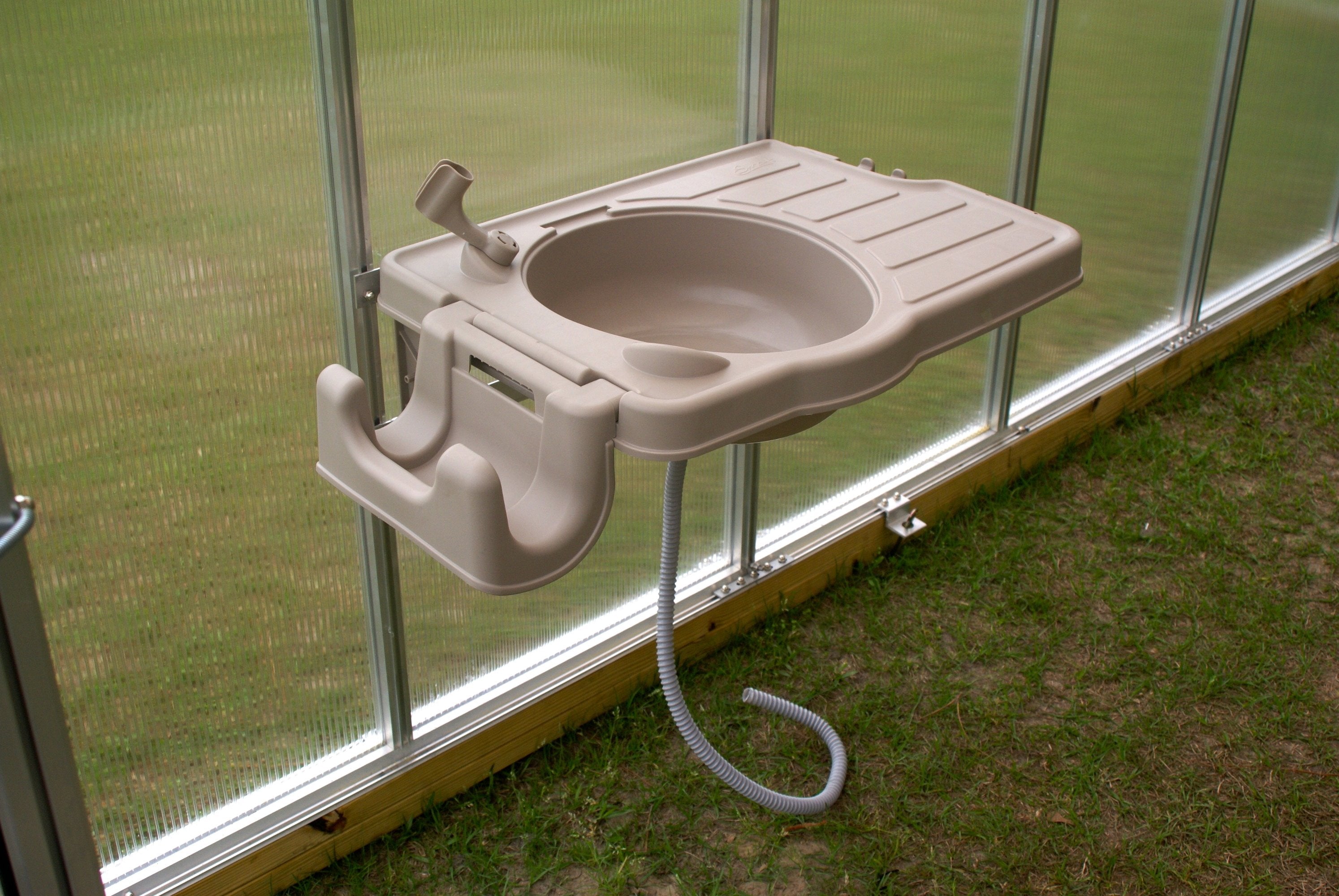 Outdoor Sink For MONT™ Greenhouses - Dive To Garden